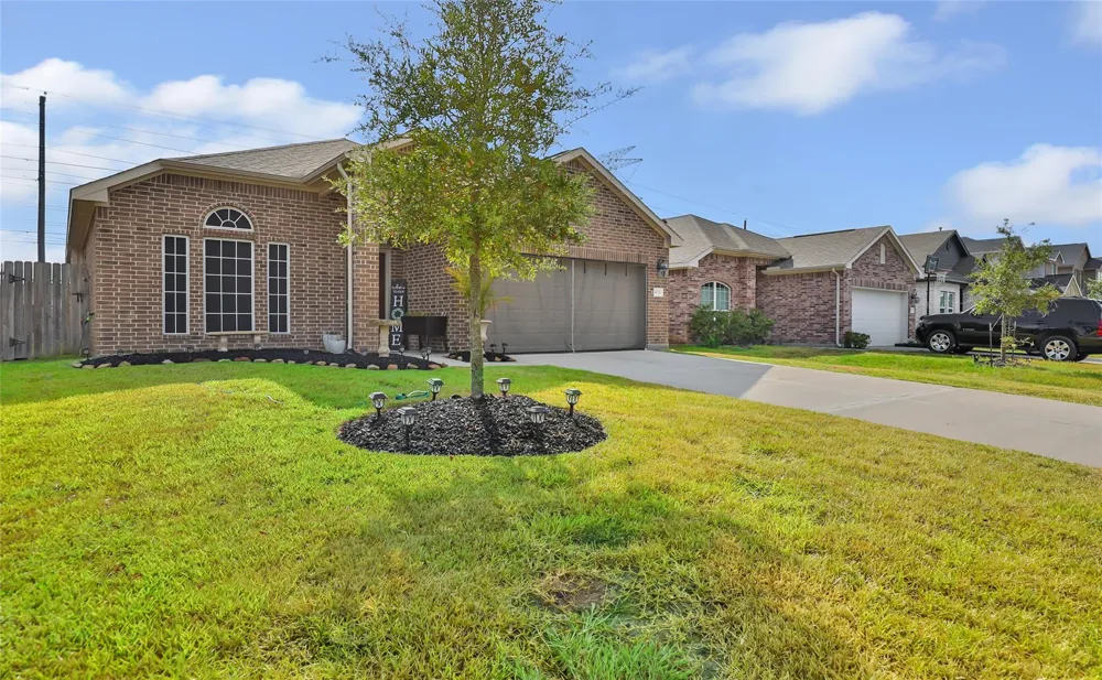 8026 Brooks Crossing Drive Baytown, TX 77521