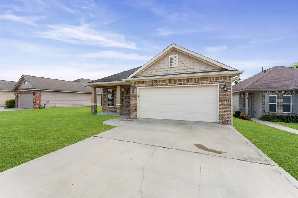 146 Snug Harbor Drive Montgomery, TX 77356