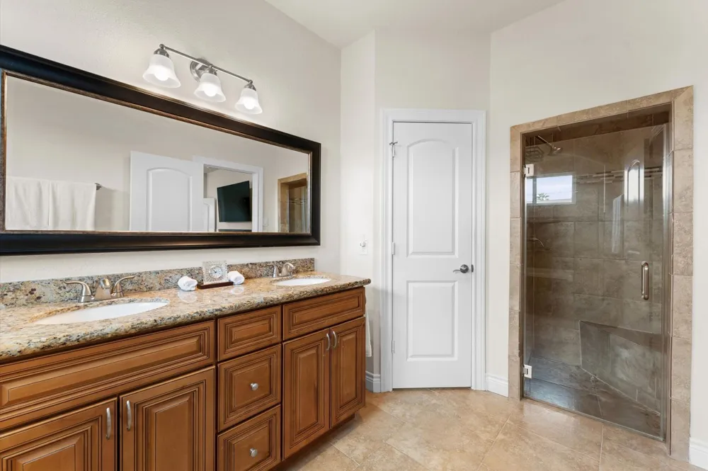 146 Snug Harbor Drive Montgomery, TX 77356