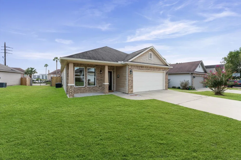 146 Snug Harbor Drive Montgomery, TX 77356