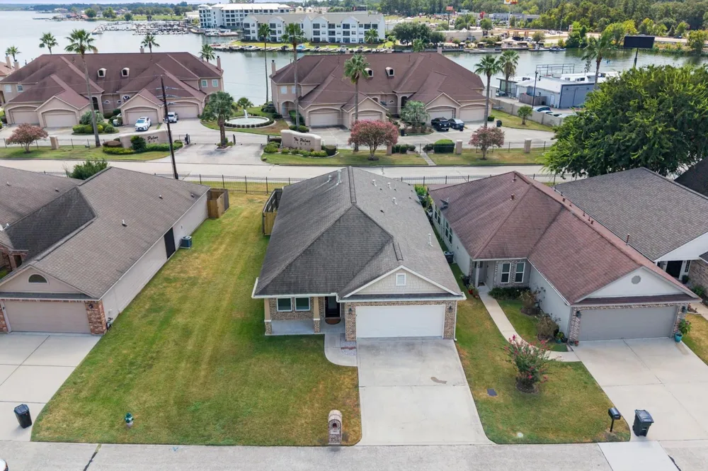 146 Snug Harbor Drive Montgomery, TX 77356