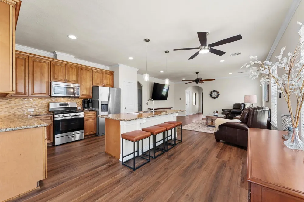 146 Snug Harbor Drive Montgomery, TX 77356