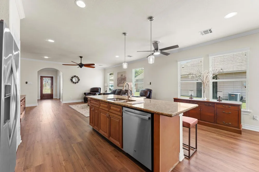 146 Snug Harbor Drive Montgomery, TX 77356