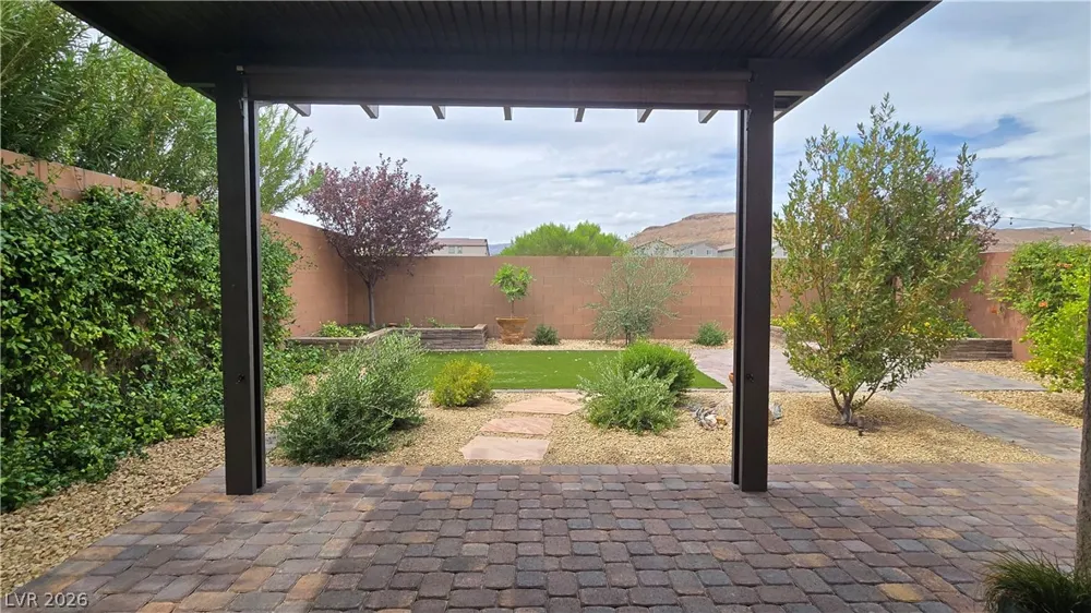 891 Earth Luster Road Las Vegas, NV 89178