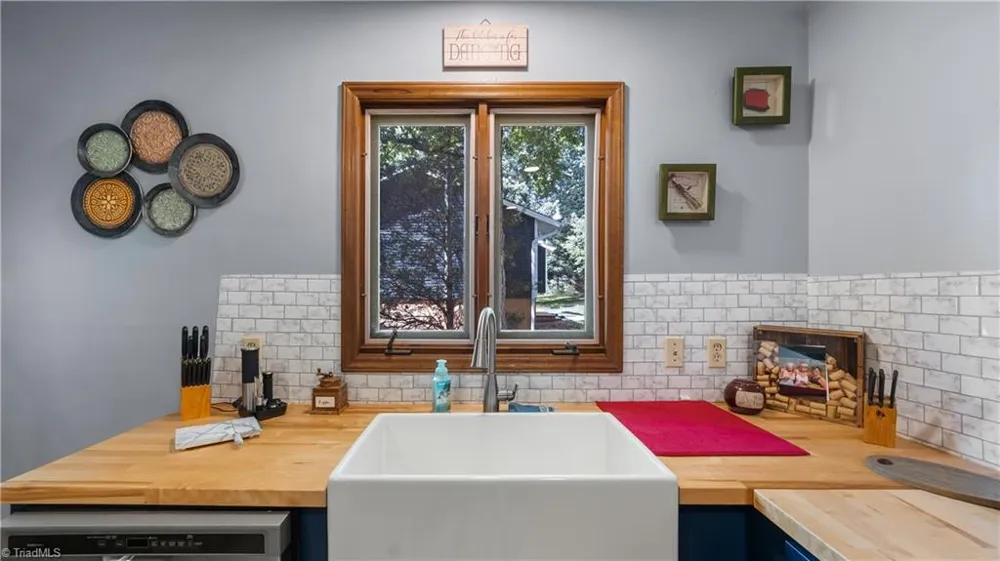 1308 Bunny Trail Winston-Salem, NC 27105