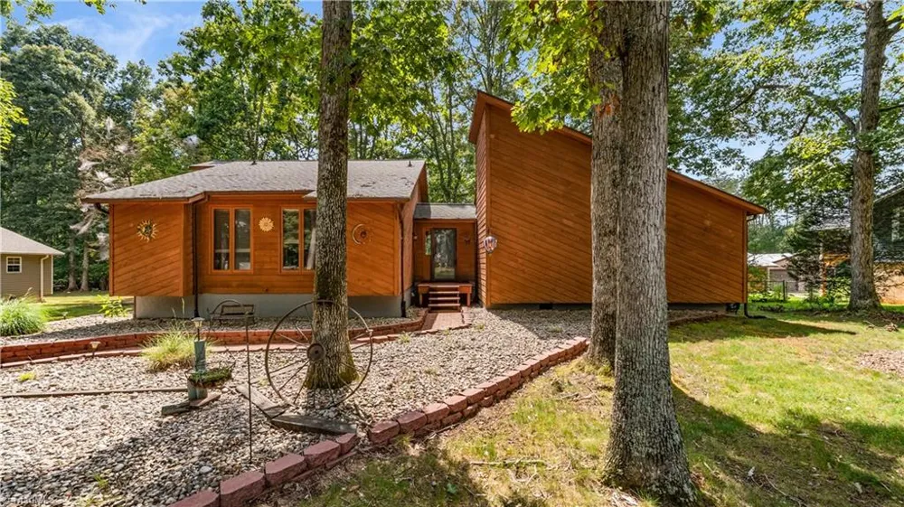 1308 Bunny Trail Winston-Salem, NC 27105