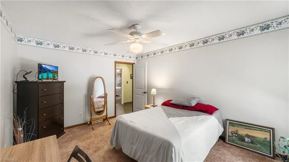 1308 Bunny Trail Winston-Salem, NC 27105