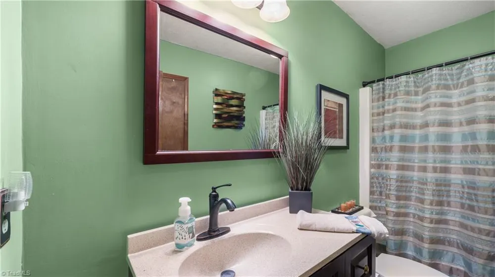 1308 Bunny Trail Winston-Salem, NC 27105
