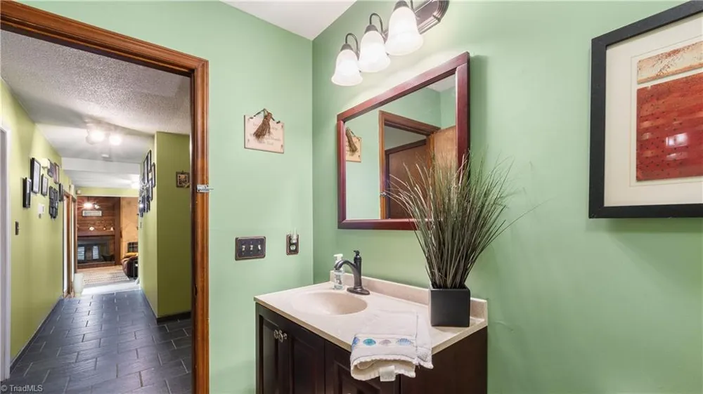 1308 Bunny Trail Winston-Salem, NC 27105