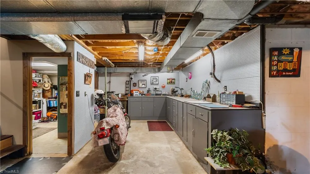 1308 Bunny Trail Winston-Salem, NC 27105