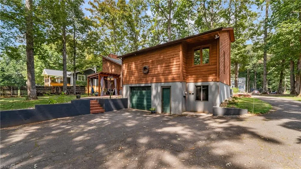 1308 Bunny Trail Winston-Salem, NC 27105