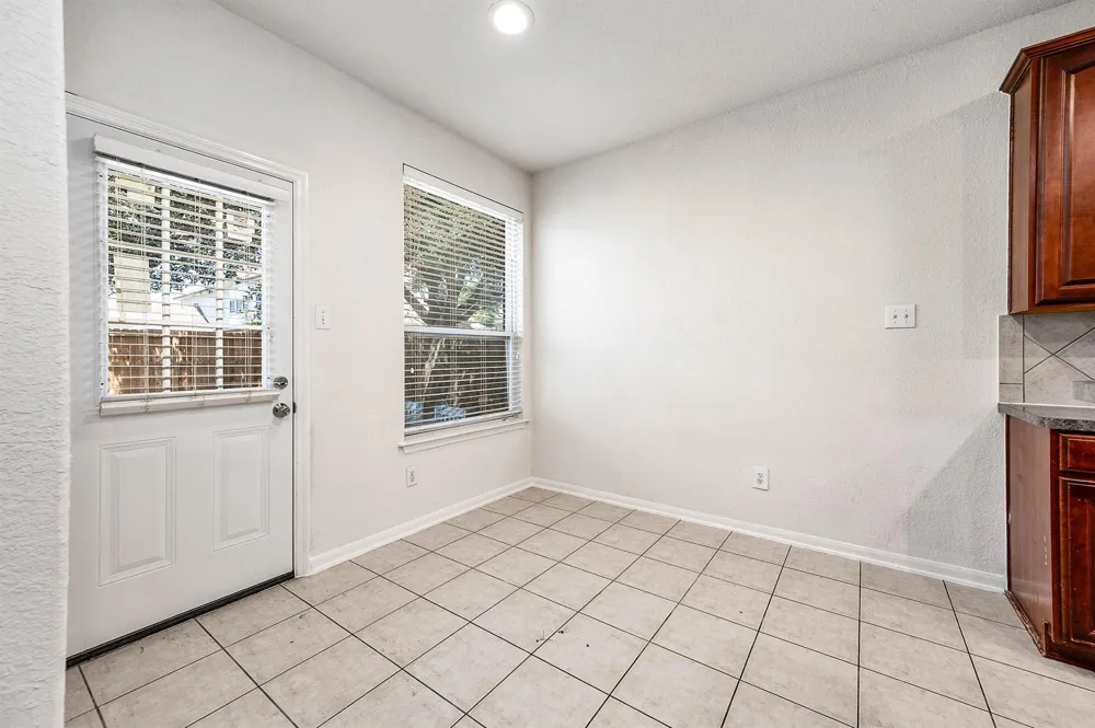2032 Creek Shore Lane Pearland, TX 77581