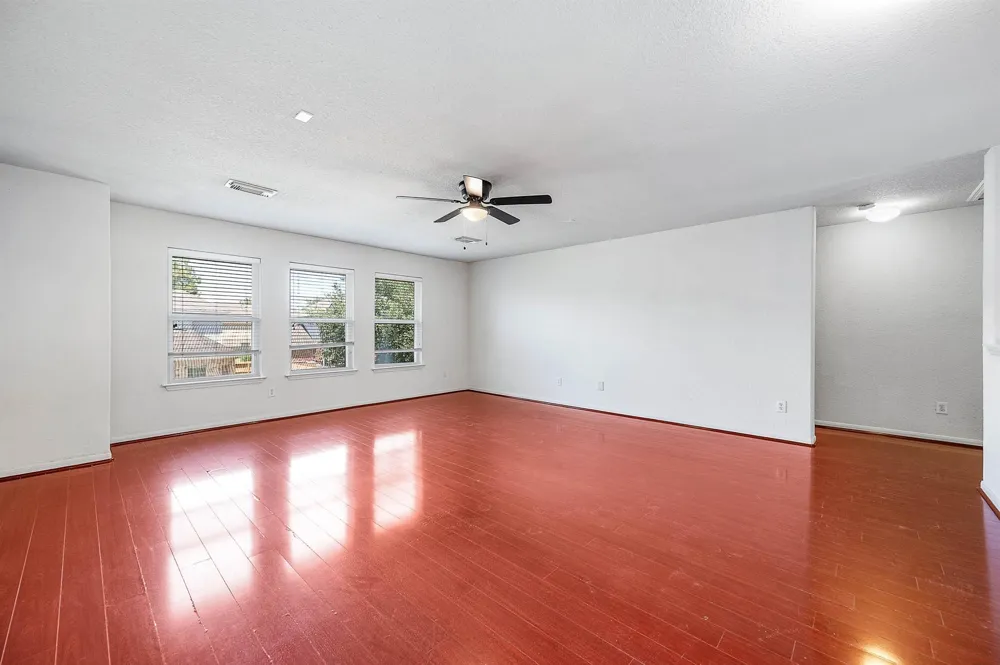 2032 Creek Shore Lane Pearland, TX 77581