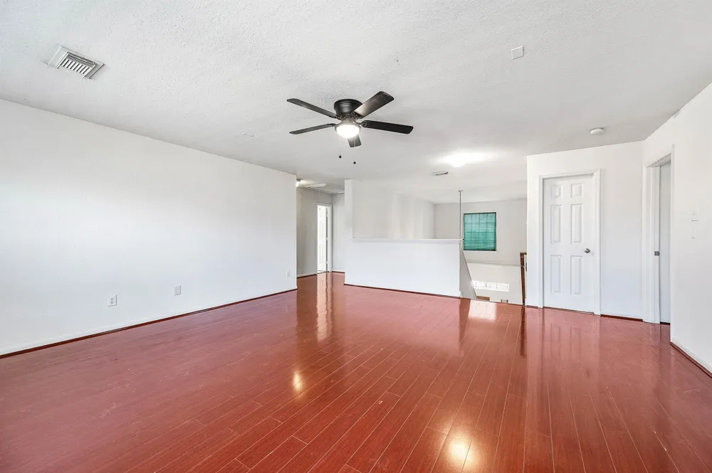 2032 Creek Shore Lane Pearland, TX 77581