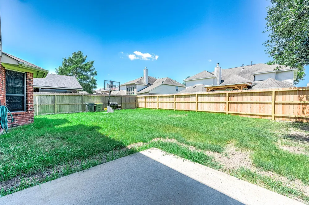 2032 Creek Shore Lane Pearland, TX 77581