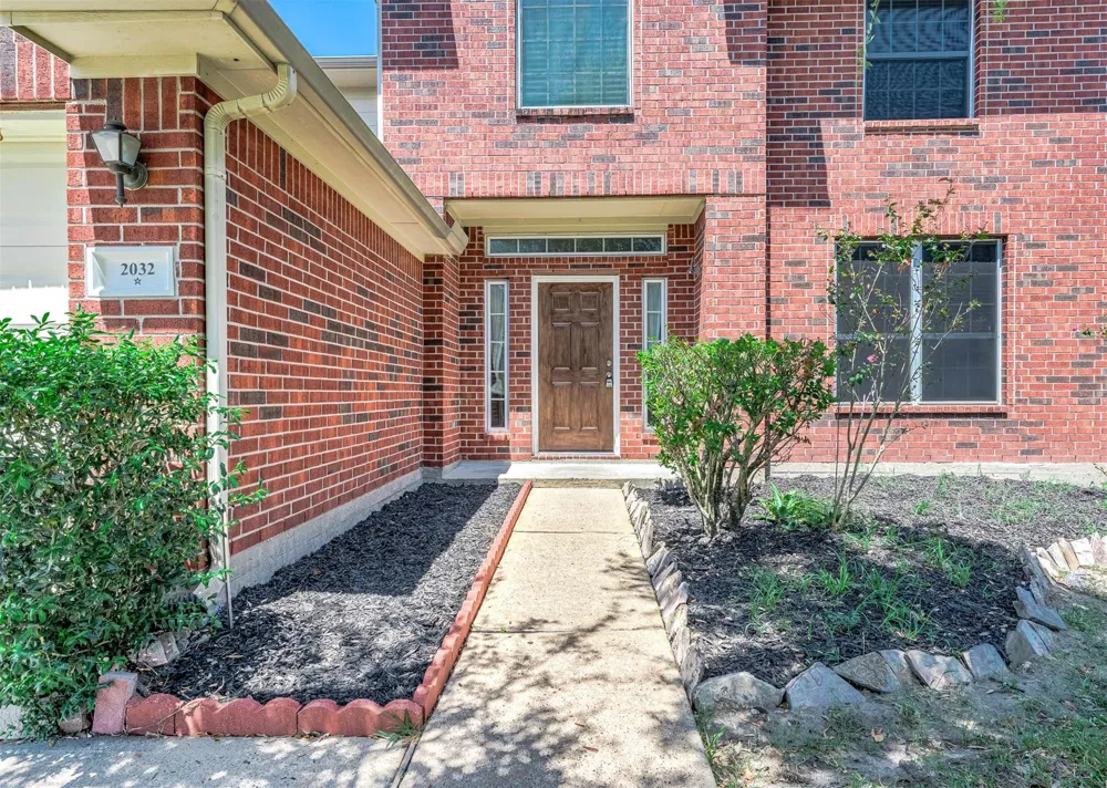 2032 Creek Shore Lane Pearland, TX 77581