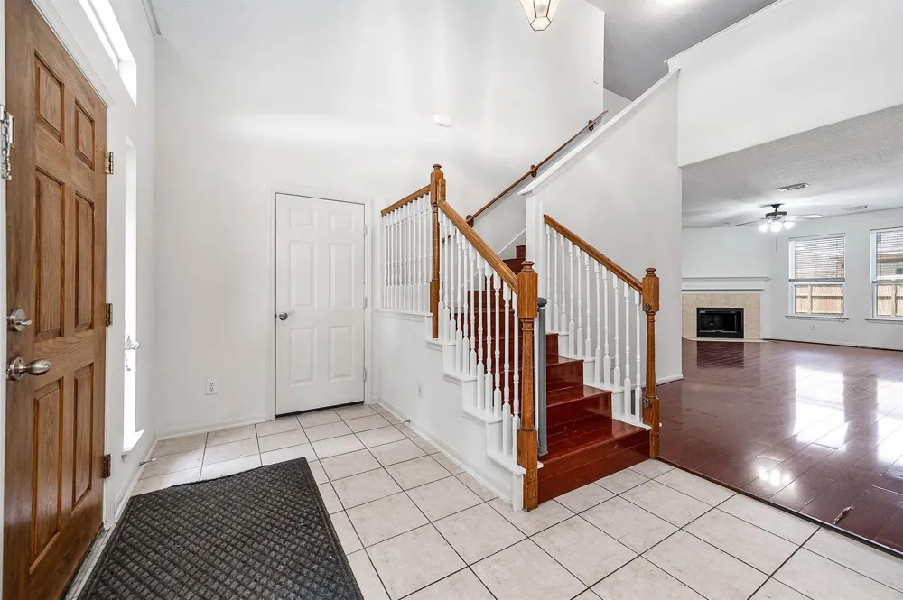 2032 Creek Shore Lane Pearland, TX 77581