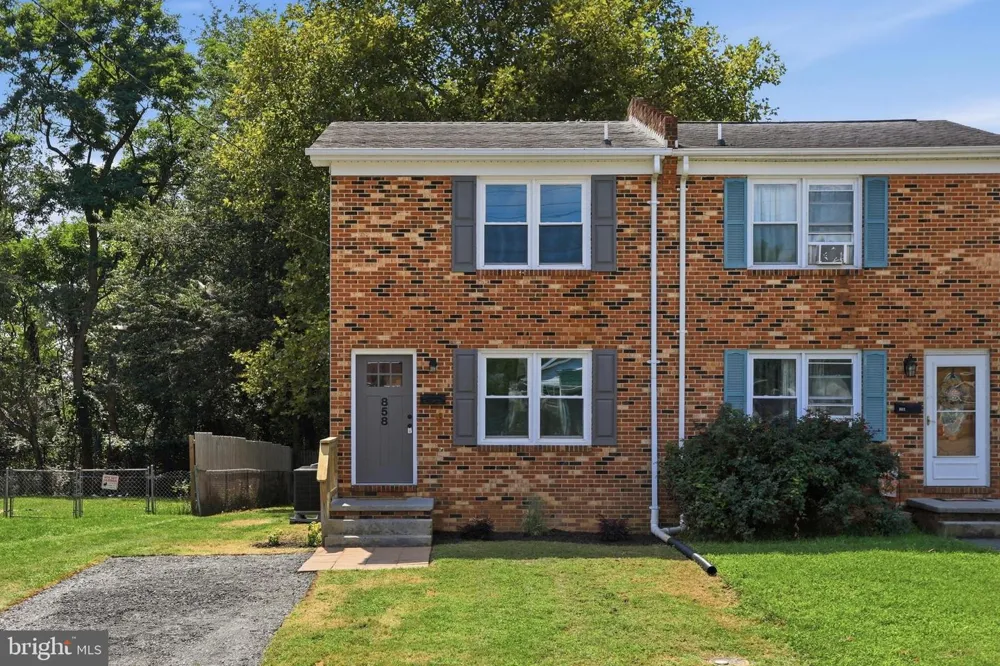 858 W 11TH STREET Front Royal, VA 22630