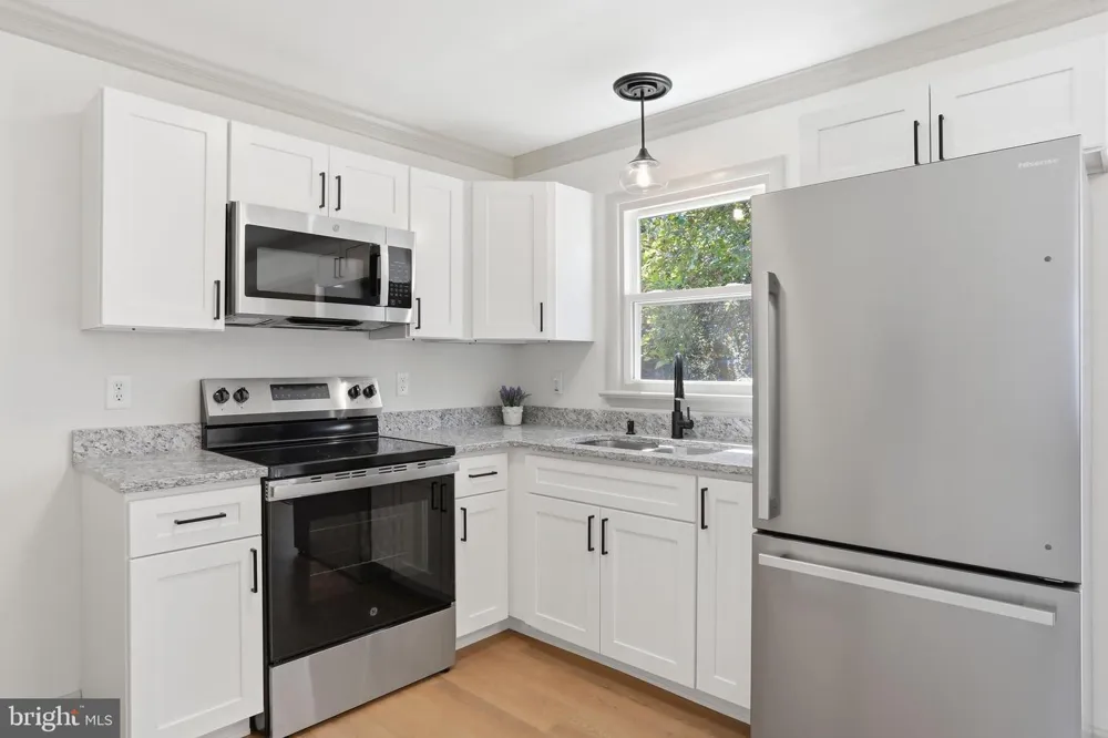 858 W 11TH STREET Front Royal, VA 22630