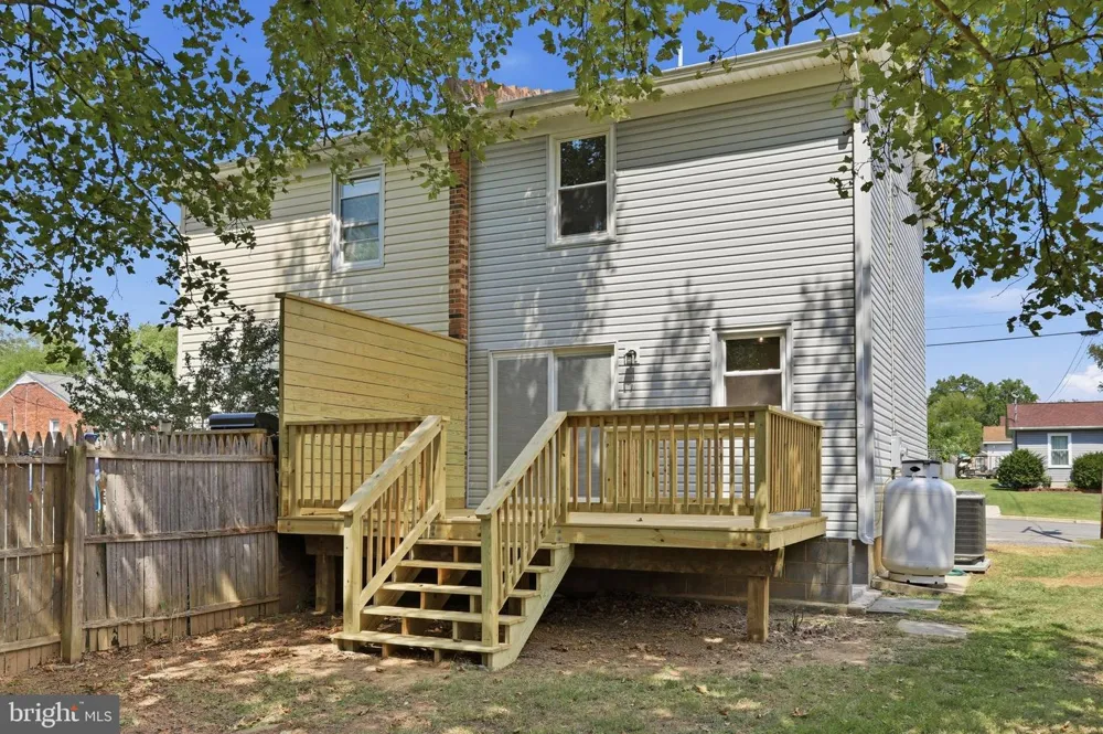 858 W 11TH STREET Front Royal, VA 22630