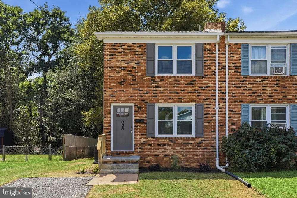 858 W 11TH STREET Front Royal, VA 22630