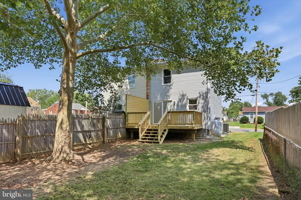 858 W 11TH STREET Front Royal, VA 22630