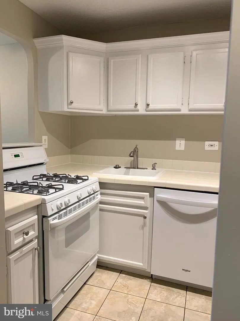 2030 ADAMS STREET #910 Arlington, VA 22201