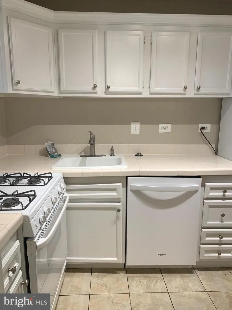 2030 ADAMS STREET #910 Arlington, VA 22201