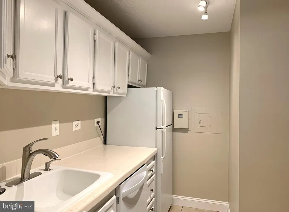 2030 ADAMS STREET #910 Arlington, VA 22201
