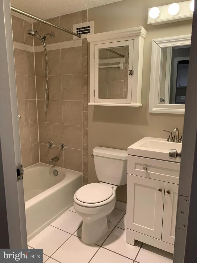 2030 ADAMS STREET #910 Arlington, VA 22201