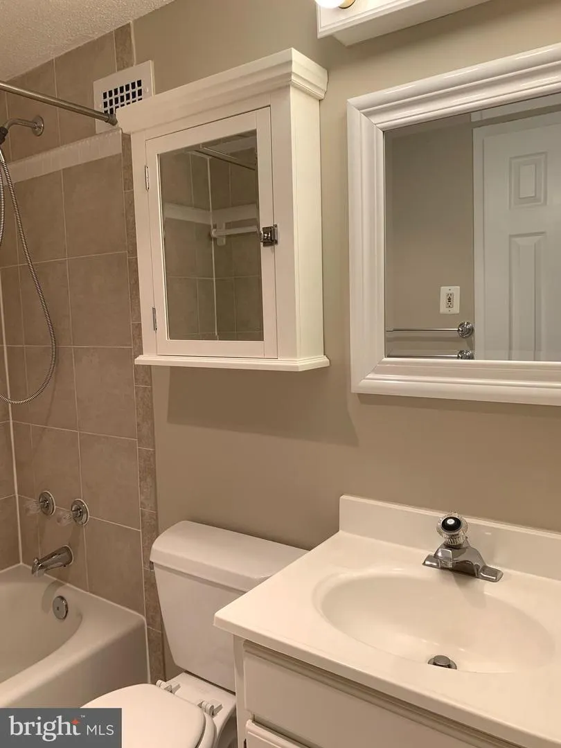 2030 ADAMS STREET #910 Arlington, VA 22201
