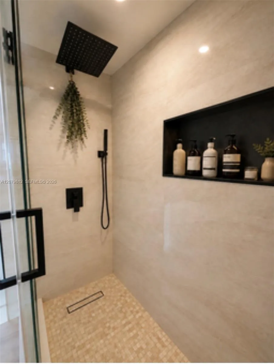 6900 E Bay Dr #9L Miami Beach, FL 33141