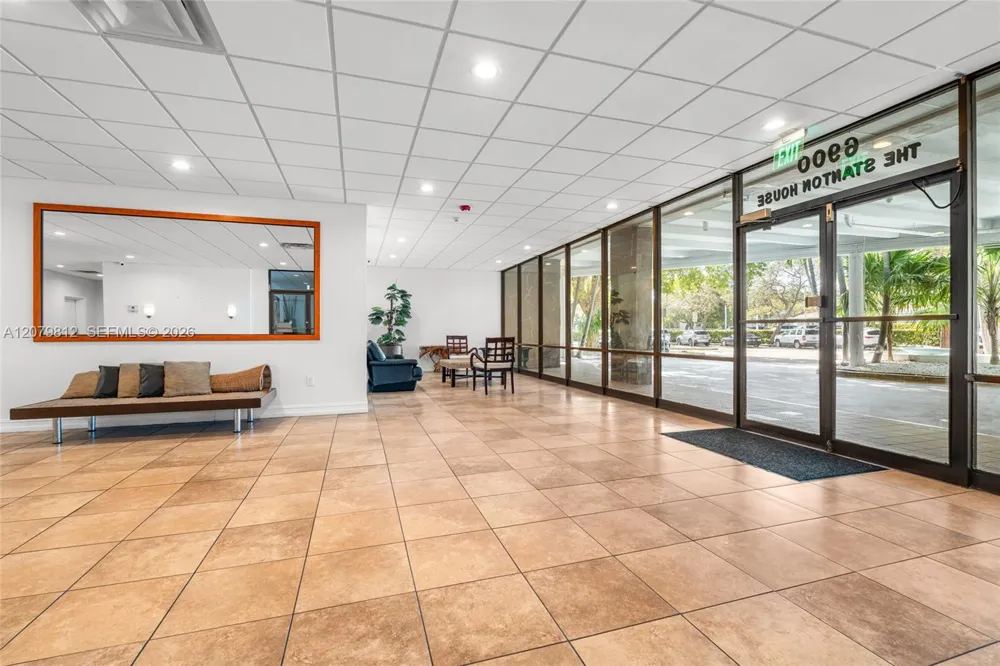 6900 E Bay Dr #9L Miami Beach, FL 33141