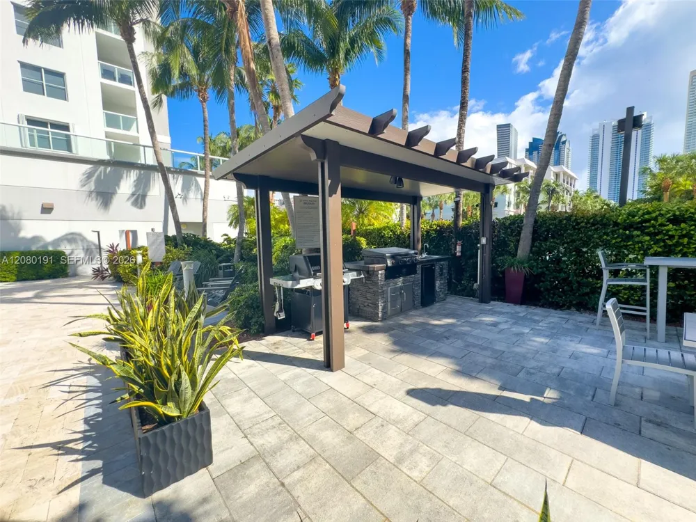 17050 W Bay Rd #405 Sunny Isles Beach, FL 33160