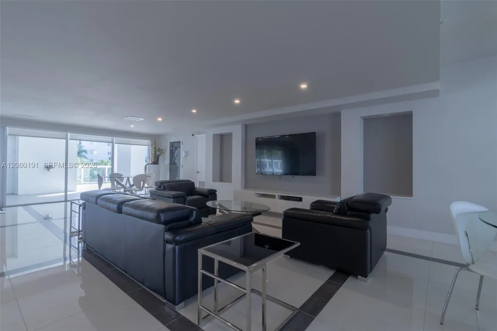 17050 W Bay Rd #405 Sunny Isles Beach, FL 33160