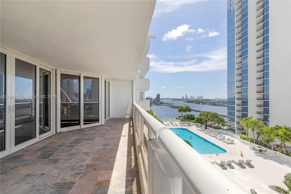 1717 Bayshore Dr #A-1541 Miami, FL 33132