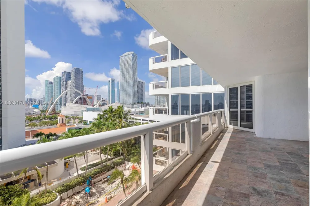 1717 Bayshore Dr #A-1541 Miami, FL 33132