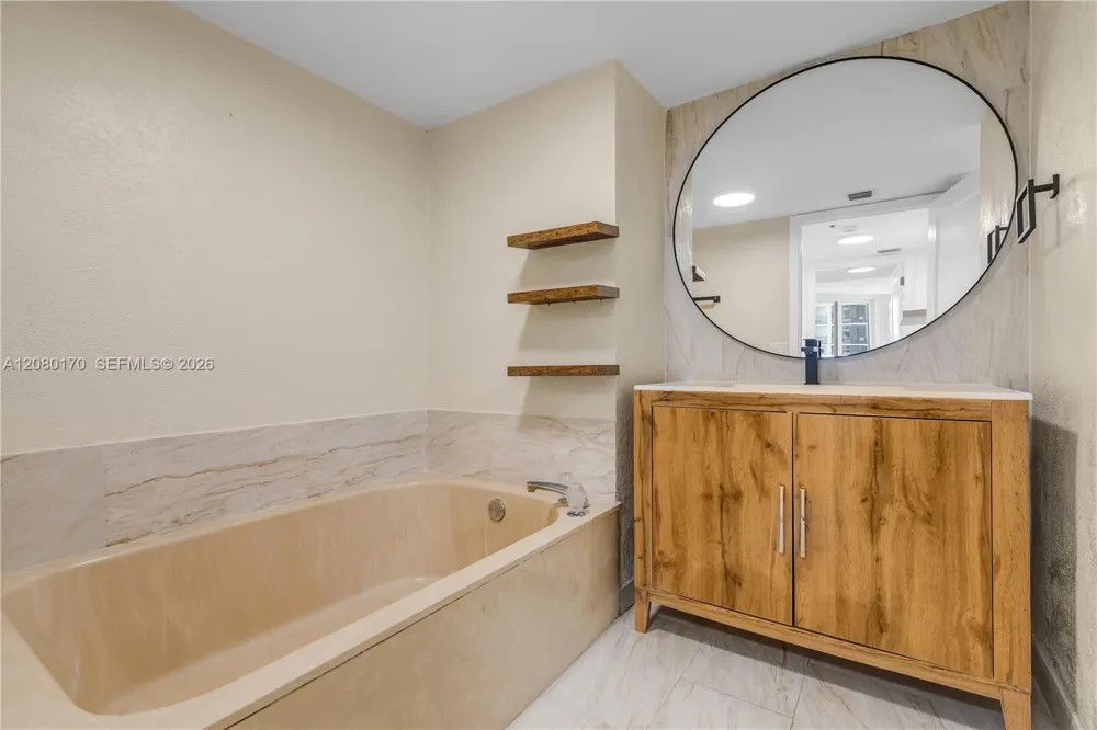 1717 Bayshore Dr #A-1541 Miami, FL 33132