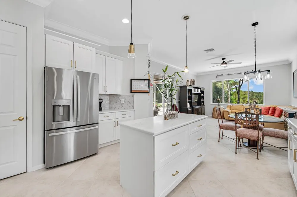 9152 Bay Harbour Circle West Palm Beach, FL 33411