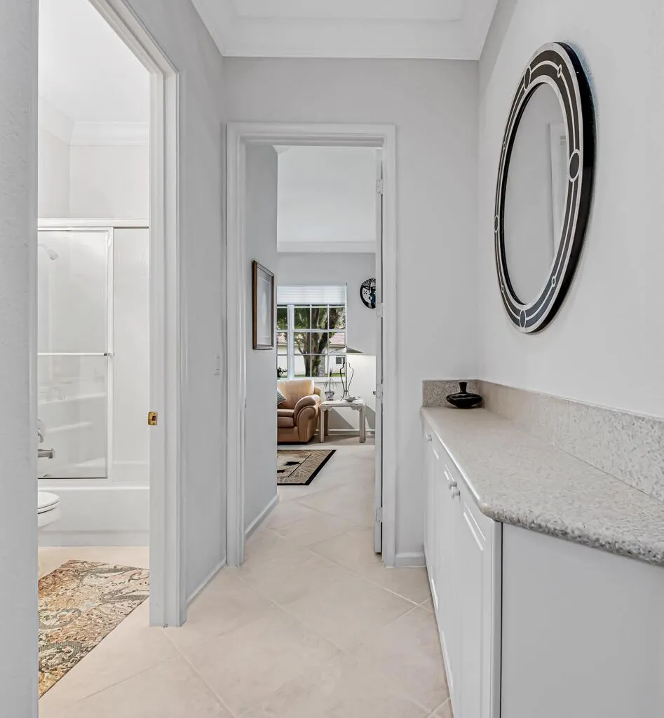 9152 Bay Harbour Circle West Palm Beach, FL 33411