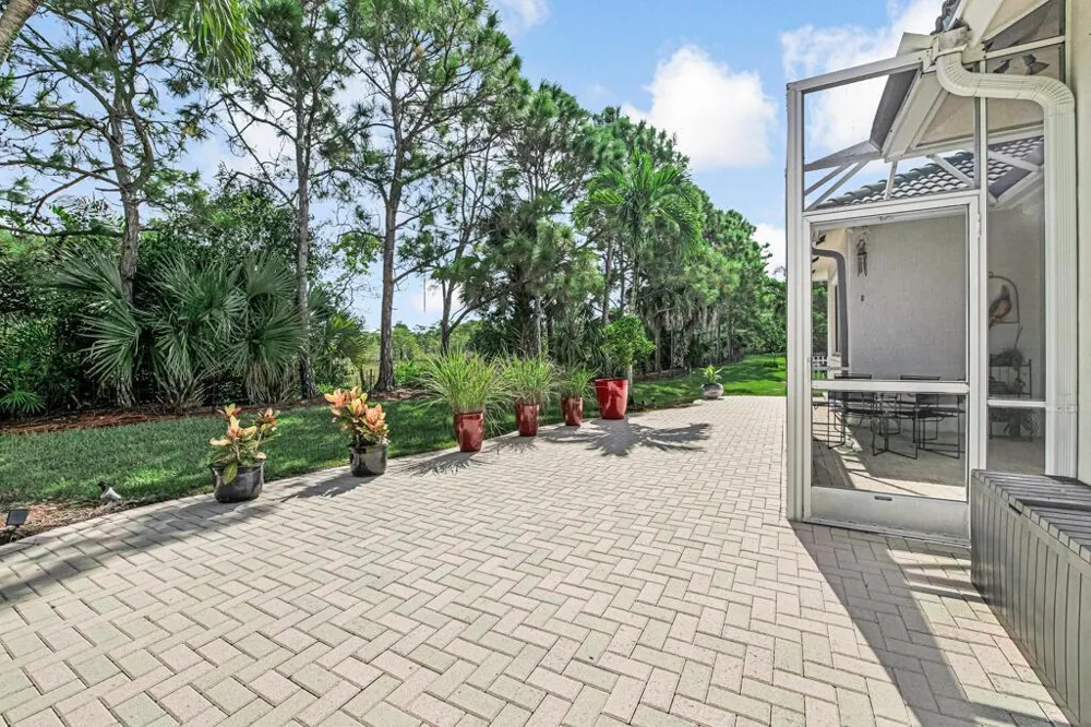 9152 Bay Harbour Circle West Palm Beach, FL 33411