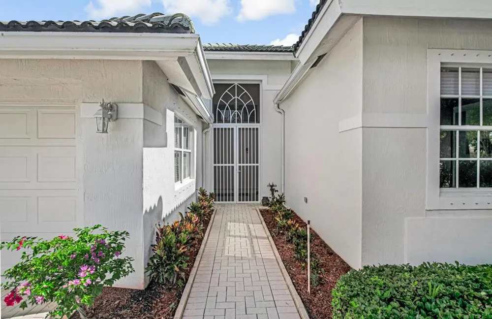 9152 Bay Harbour Circle West Palm Beach, FL 33411