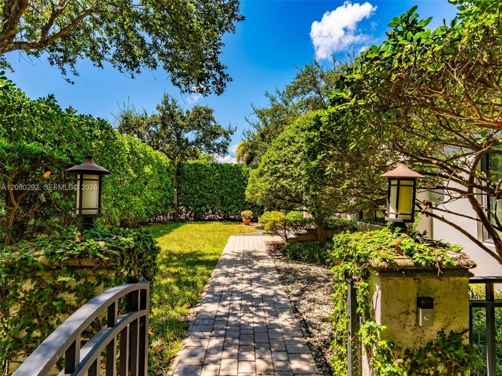119 Avila Ct #0 Coral Gables, FL 33134
