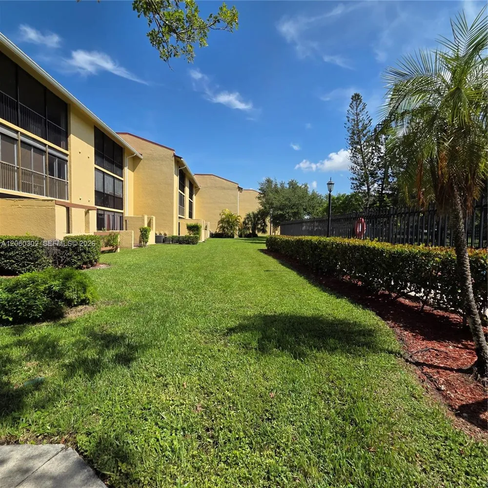 2079 Coral Ridge Dr #N208 Coral Springs, FL 33071