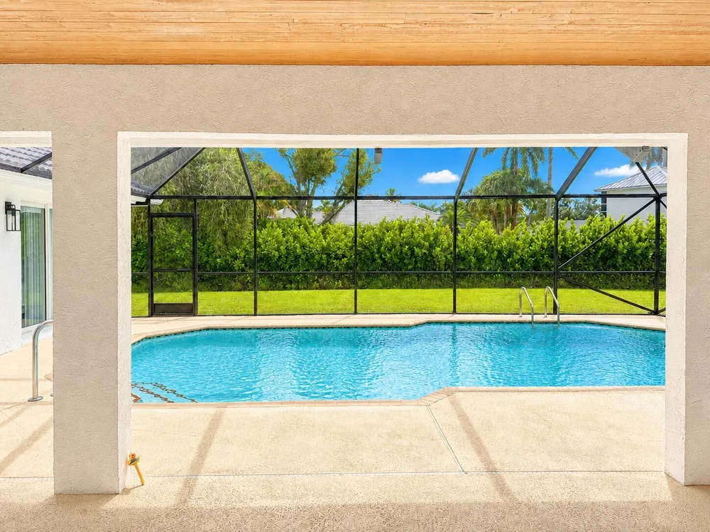 15545 Meadow Wood Drive Wellington, FL 33414