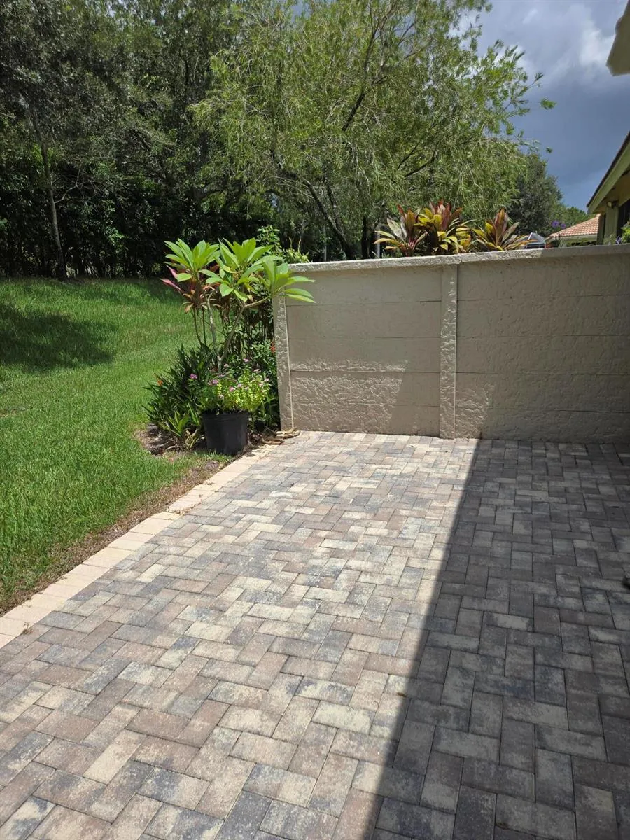 2680 CLIPPER CIRCLE West Palm Beach, FL 33411