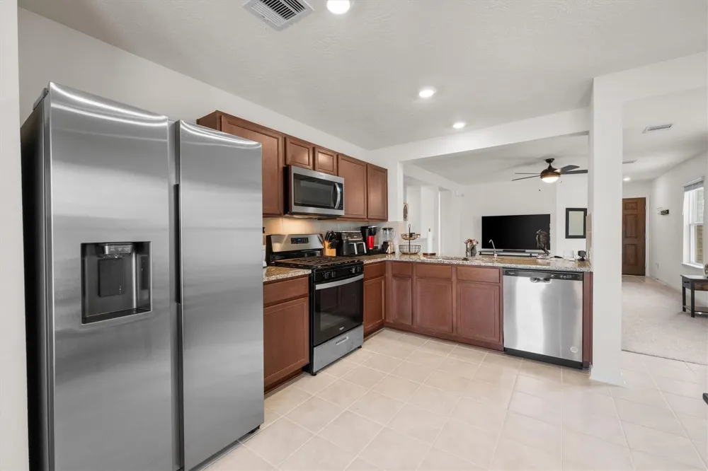 15707 Lemmonwood Hills Lane Houston, TX 77044