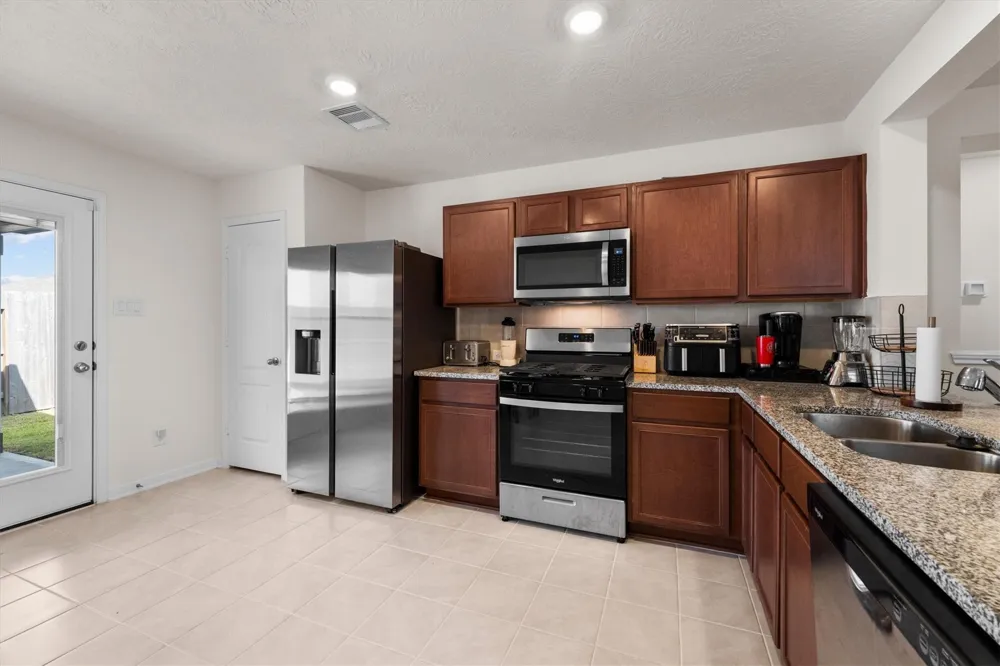 15707 Lemmonwood Hills Lane Houston, TX 77044
