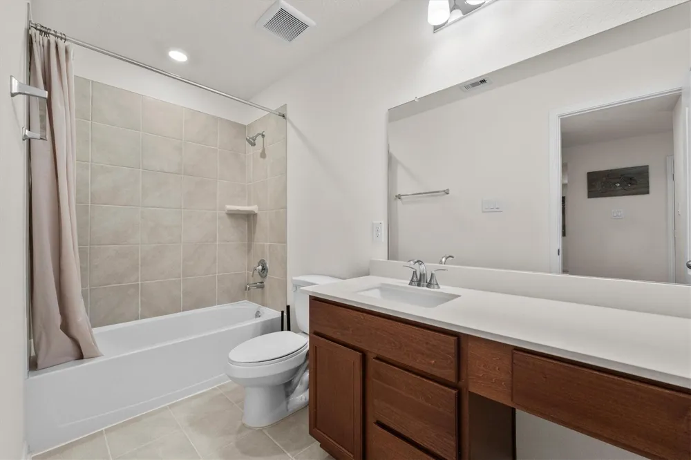 15707 Lemmonwood Hills Lane Houston, TX 77044