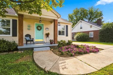716 Kingwood Dr